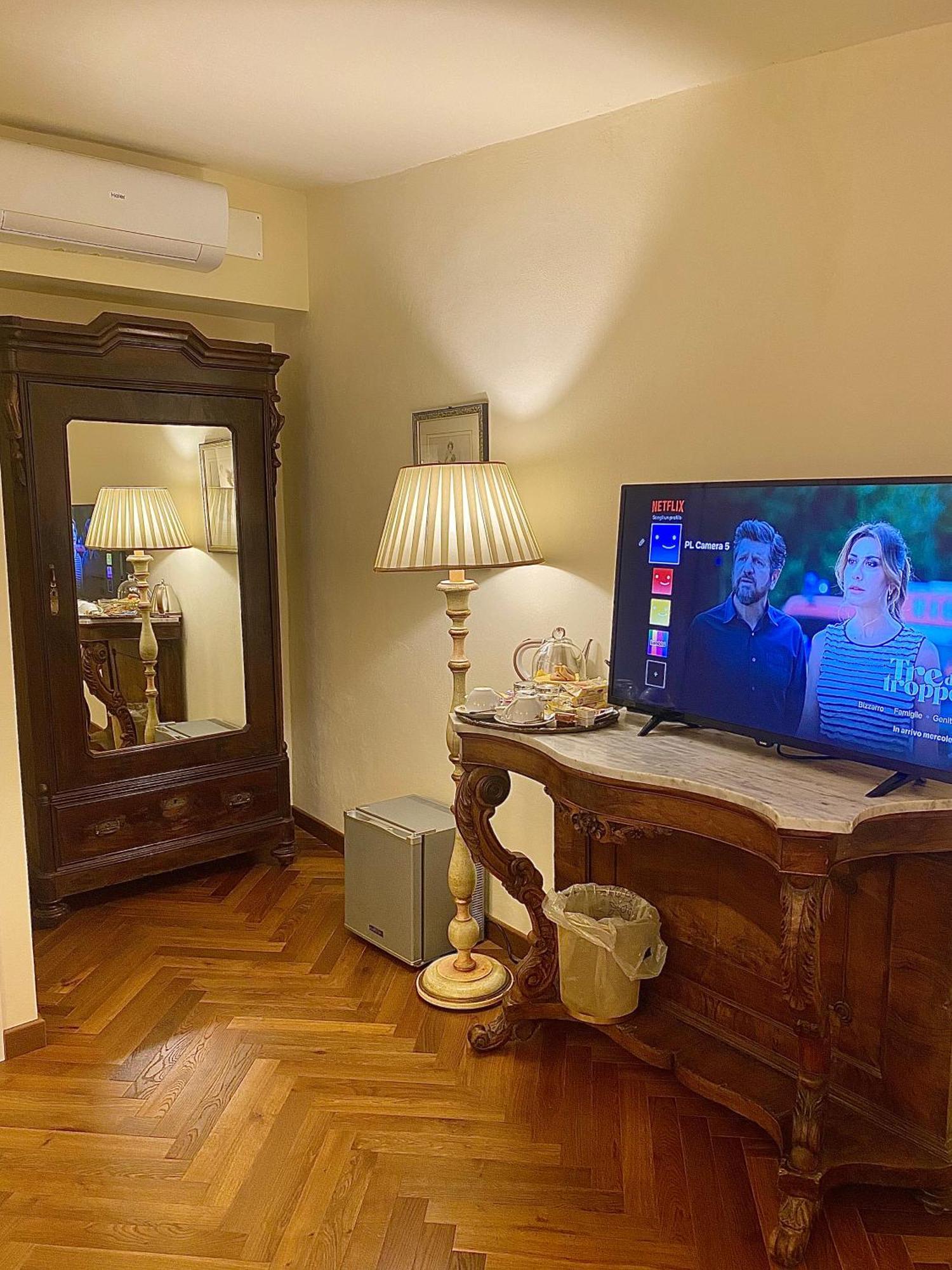 Palazzo Lari Guest house Sarzana