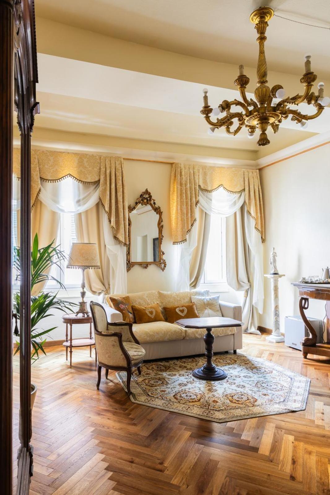 Palazzo Lari * Sarzana