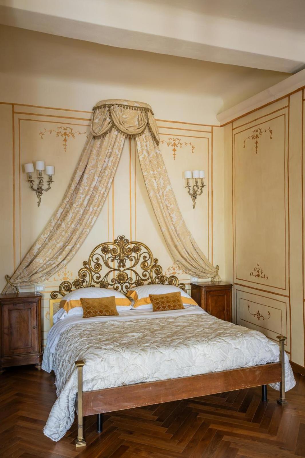 Palazzo Lari Gasthof Sarzana